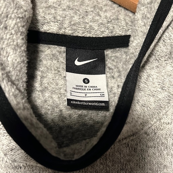 Nike sweatshirt - Picture 3 of 5